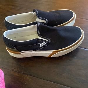 Vans Asher black slip ons platform women’s size 9
